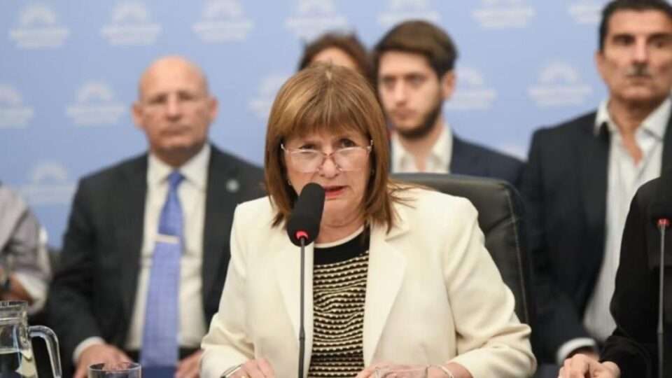 bullrichvstapia large