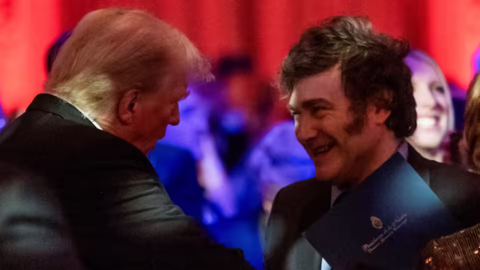 el presidente de estados unidos donald trump junto a su par de la argentina javier milei foto reuters carlos barria BCTAMFB2RJEURHQPW53CAFKRGI