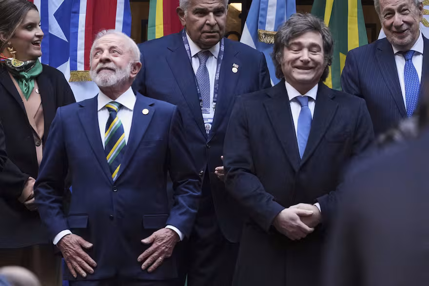 luiz inacio lula da silva y javier milei durante WBEVEBDNBFATXD477DXSAKGLNM